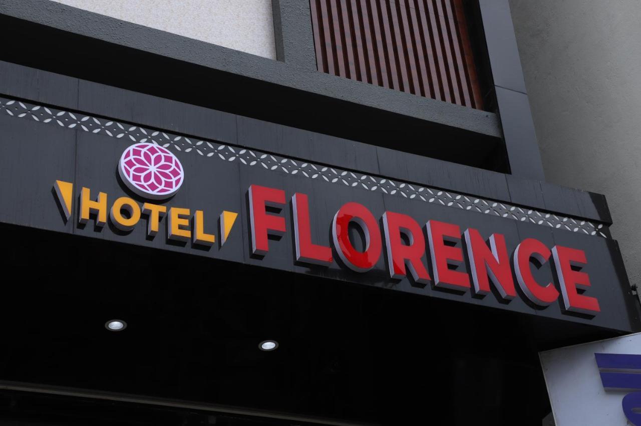 Hotel Florence Nānded Exterior foto